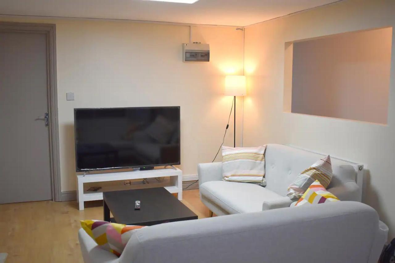 Double Bed Room In Flat Near Birmingham City Centre Bagian luar foto